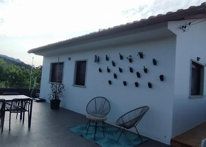 Acogedor Con Terraza Y Barbacoa